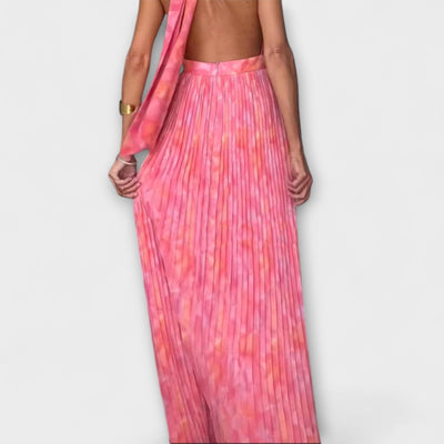 Seraphina - Chic Halter Neck V-Neck Pleated Maxi Dress