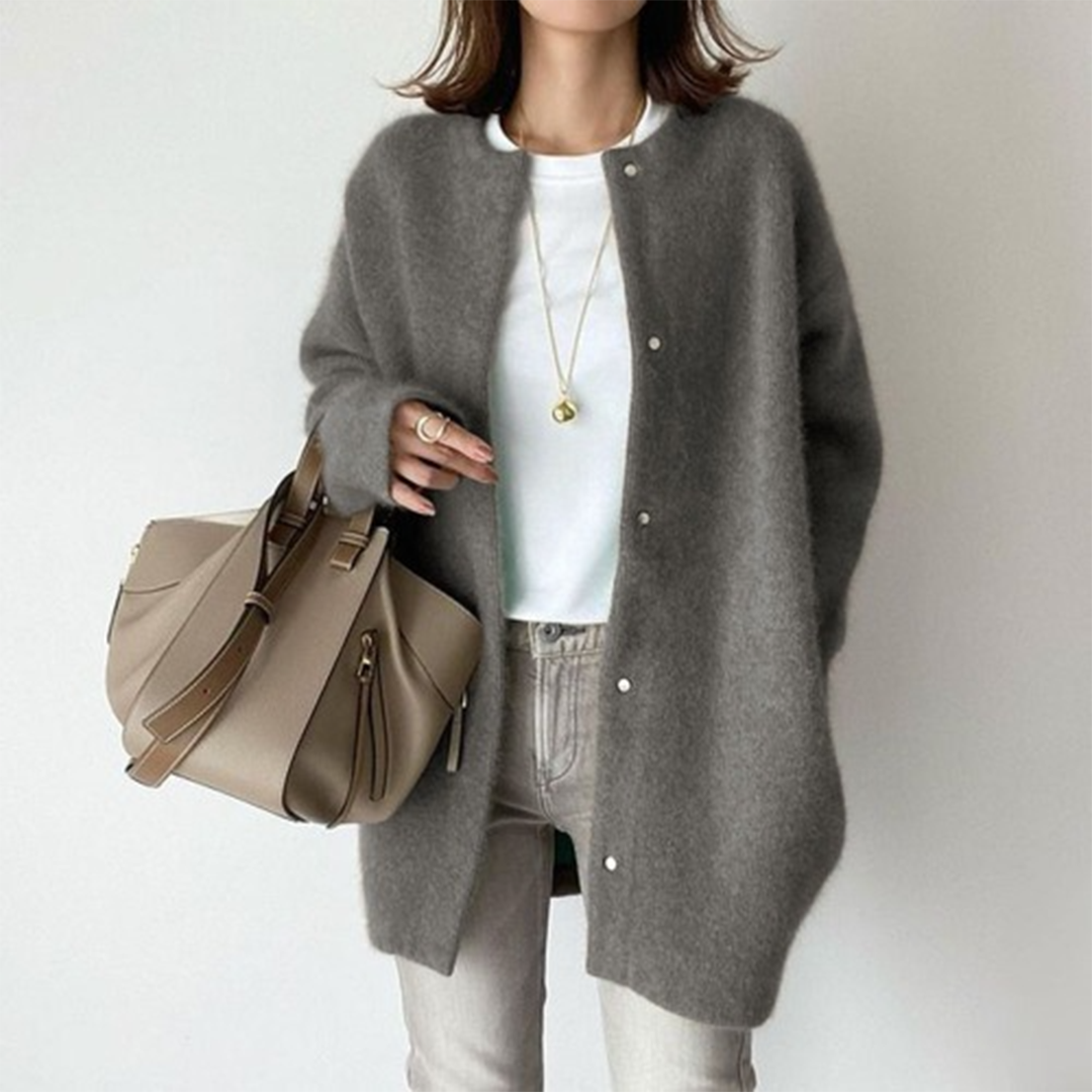 Chloé™ – Elegant Cashmere Cardigan